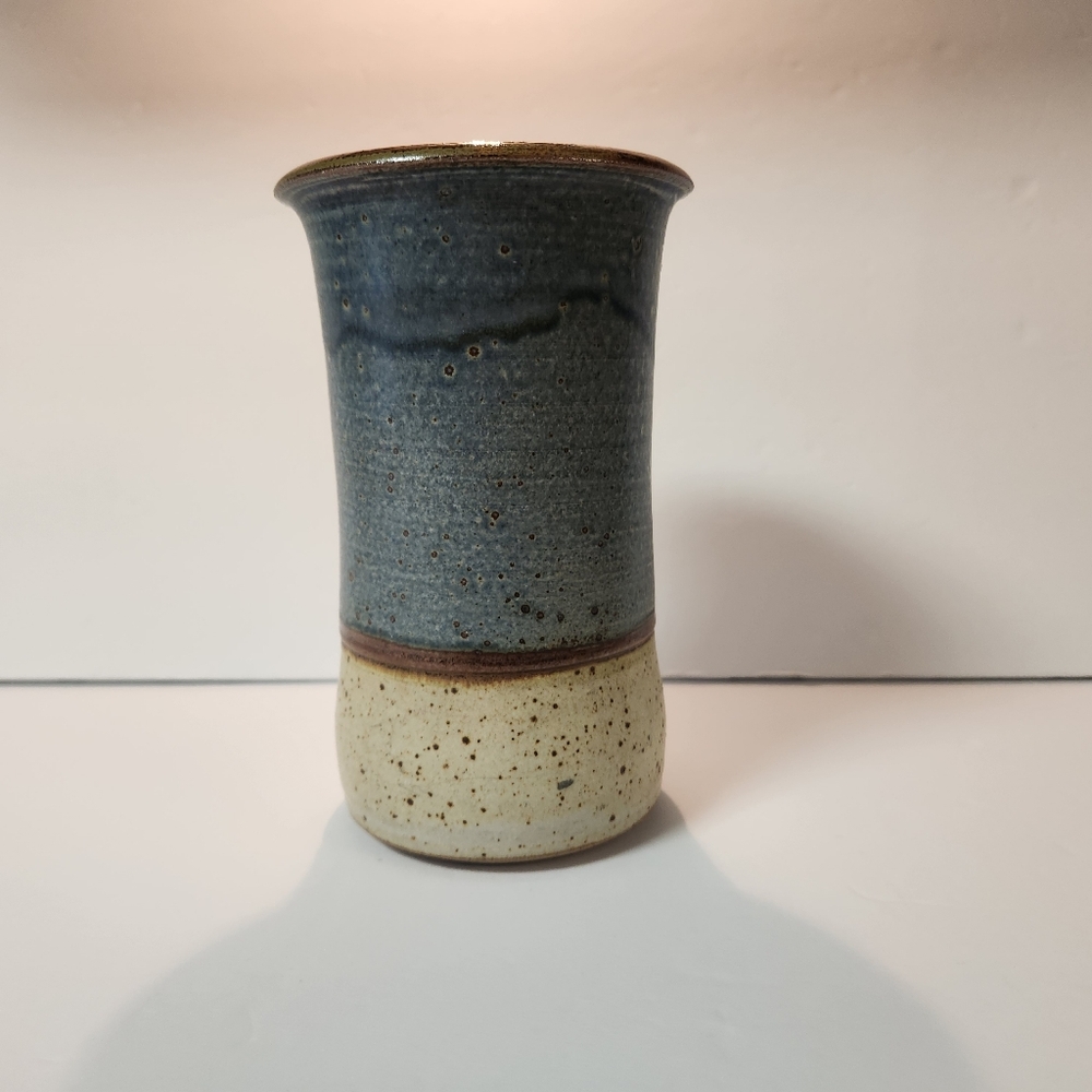 Abstract Beach Scene Ceramic Vase - Picture 5 of 14